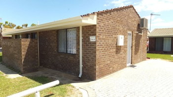 Ocean Beach Chalet 16 - Perths Hotel 4