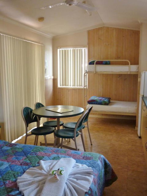 Roma Big Rig Tourist Park - Perths Hotel 6