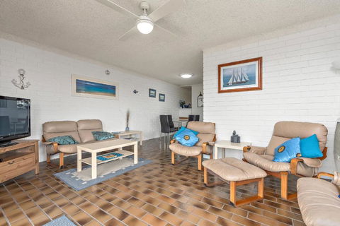 Sun & Surf Aldinga Beach Apartment - Perths Hotel 4