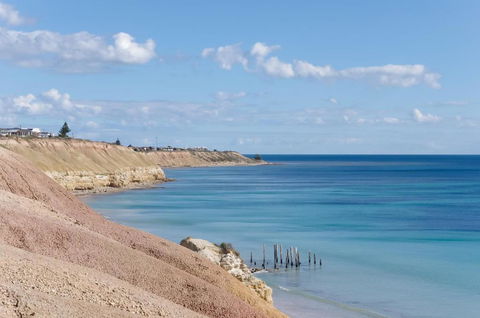 Sun & Surf Aldinga Beach Apartment - Perths Hotel 1