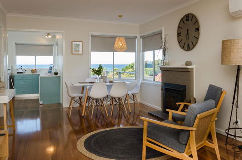 Penguin Beach House - Perths Hotel 4
