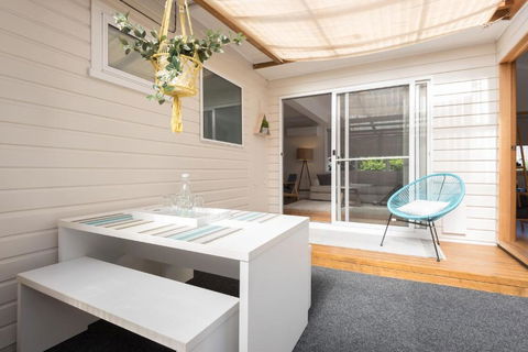 Penguin Beach House - Perths Hotel 2