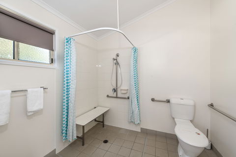 BIG4 Breeze Holiday Parks - Bargara - Perths Hotel 1