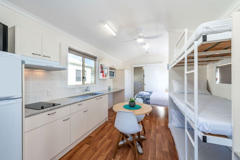 BIG4 Breeze Holiday Parks - Bargara - Perths Hotel 2