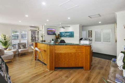 Rimini Holiday Apartments - Perths Hotel 2