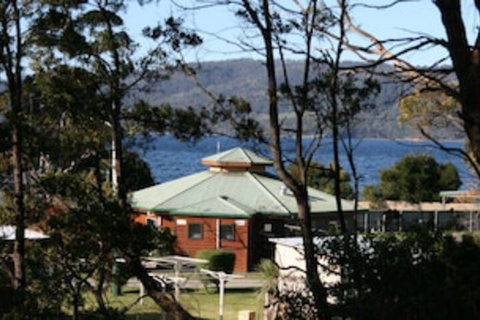 Snug Beach Cabin And Caravan Park - Perths Hotel 0