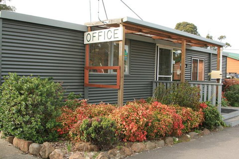 Snug Beach Cabin And Caravan Park - Perths Hotel 6