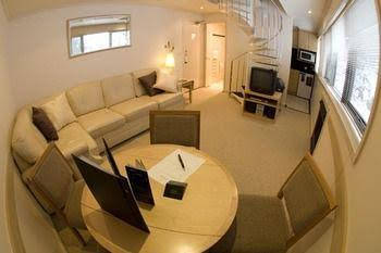 Breathtaker All Suite Hotel - Perths Hotel 0