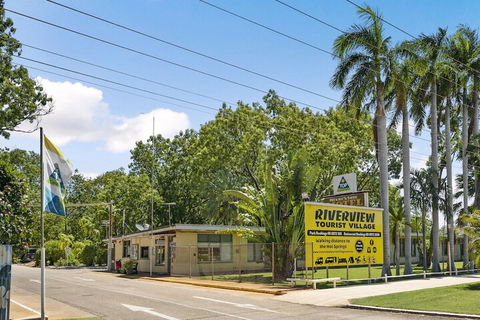 Riverview Tourist Village - Perths Hotel 1