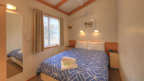 Yea Riverside Caravan Park - Perths Hotel 5
