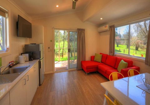 Yea Riverside Caravan Park - Perths Hotel 6
