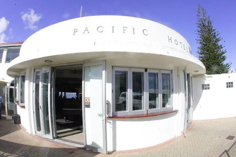 Pacific Hotel Yamba - Perths Hotel 1