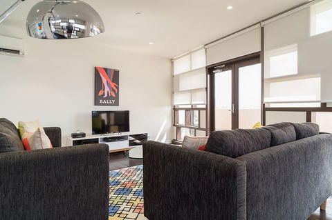 AKOM Prahran - Perths Hotel 1