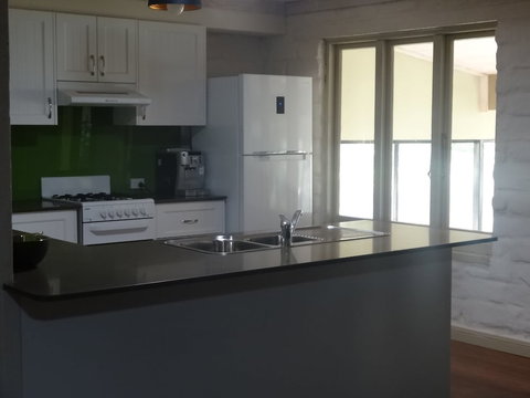 Shepherds Gully - Perths Hotel 3