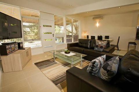 Beach House Apartments - Perths Hotel 3