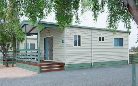 Berri Riverside Holiday Park - Perths Hotel 4