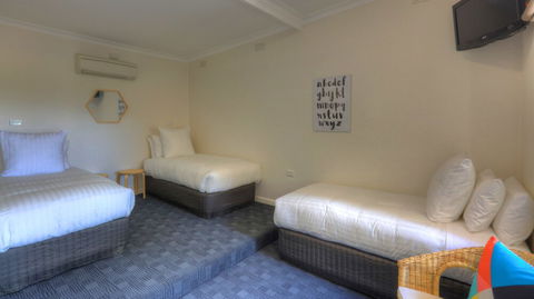 Corryong Hotel Motel - Perths Hotel 0