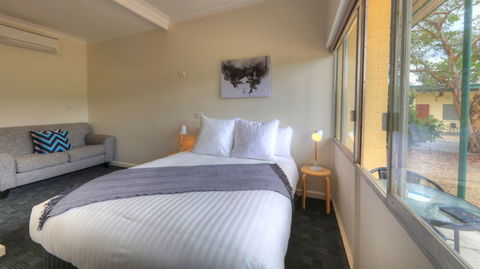 Corryong Hotel Motel - Perths Hotel 1