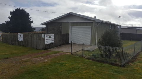 Waratah Falls Holiday Unit - Perths Hotel 1