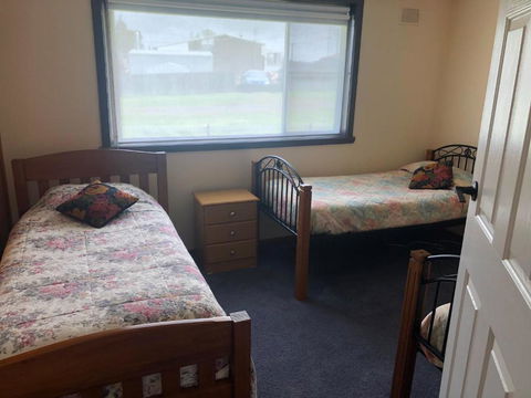 Waratah Falls Holiday Unit - Perths Hotel 2