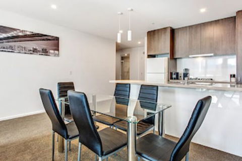 MJ Shortstay Southbank Grande Apartments - Perths Hotel 5