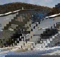 Blues Air 1 - Perths Hotel