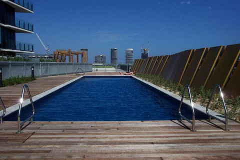 AKOM AT Docklands - Perths Hotel 3