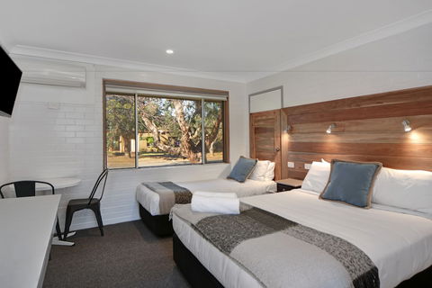 Pleasant Way River Lodge - Perths Hotel 1