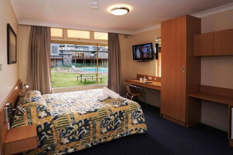 Sovereign Inn - Perths Hotel 7