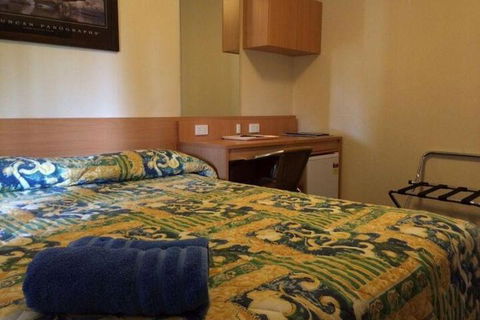 Sovereign Inn - Perths Hotel 3