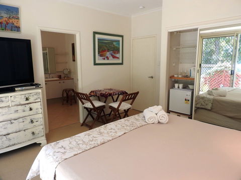 Howies Place Noosa - Perths Hotel 3