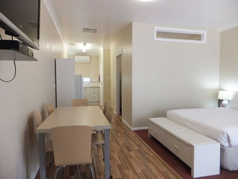 Nagambie Caravan Park & Motel - Perths Hotel 0
