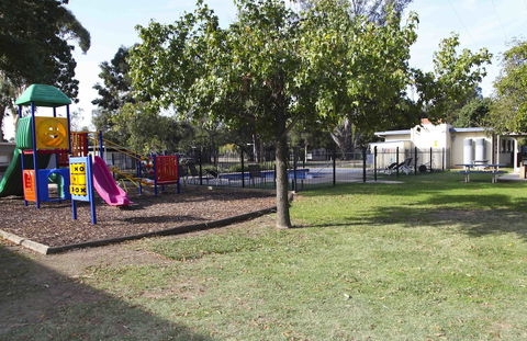 Nagambie Caravan Park & Motel - Perths Hotel 3