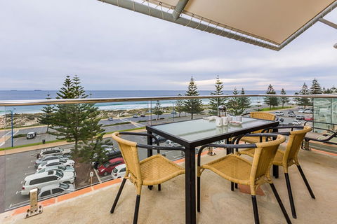 The White Pearl Penthouse - Perths Hotel 1