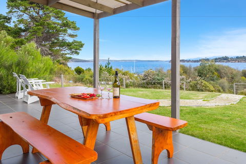 Manfield Seaside Bruny Island - Perths Hotel 3