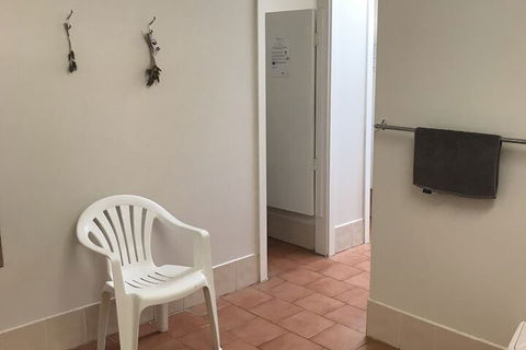 Padthaway Caravan Park - Perths Hotel 5