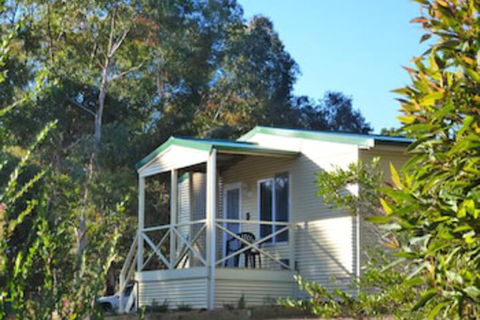 Padthaway Caravan Park - Perths Hotel 0