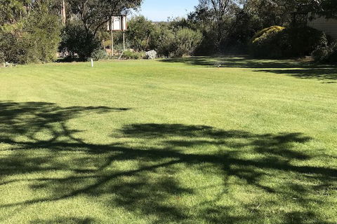 Padthaway Caravan Park - Perths Hotel 2