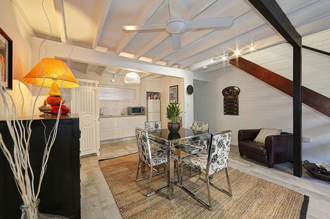 ZEN Beach Retreat - Perths Hotel 4