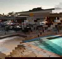 New Crossing Place Motel  Apartments
