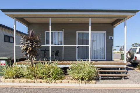 Sundowner Cabin And Tourist Park - Perths Hotel 1