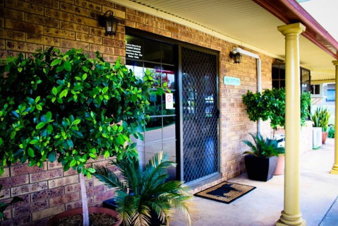 Clermont Country Motor Inn - Perths Hotel 2