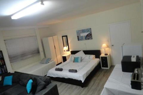 Cleveland B & B Private Studio Room - Perths Hotel 0