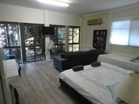 Cleveland B & B Private Studio Room - Perths Hotel 3