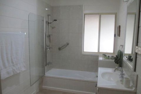 All About Me B & B - Perths Hotel 4