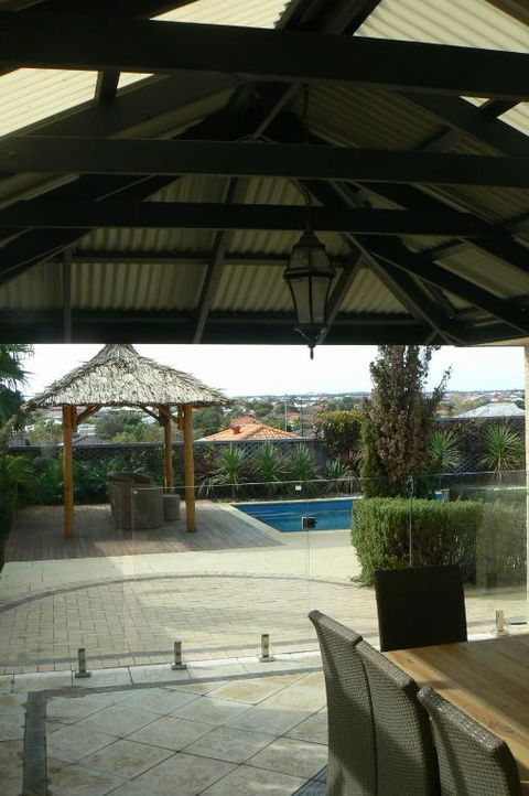 La Mer Home With A Pool - Perths Hotel 2