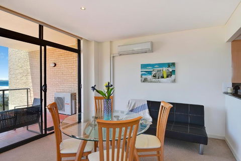 Crystal Waters 15 - Perths Hotel 2