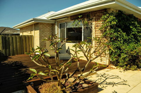 Halls Head Holiday Home - Perths Hotel 2