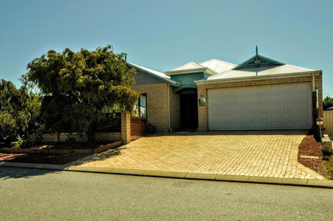 Halls Head Holiday Home - Perths Hotel 4