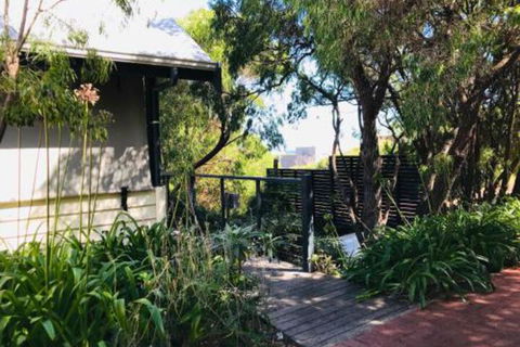 Zephyr Studio - Perths Hotel 1
